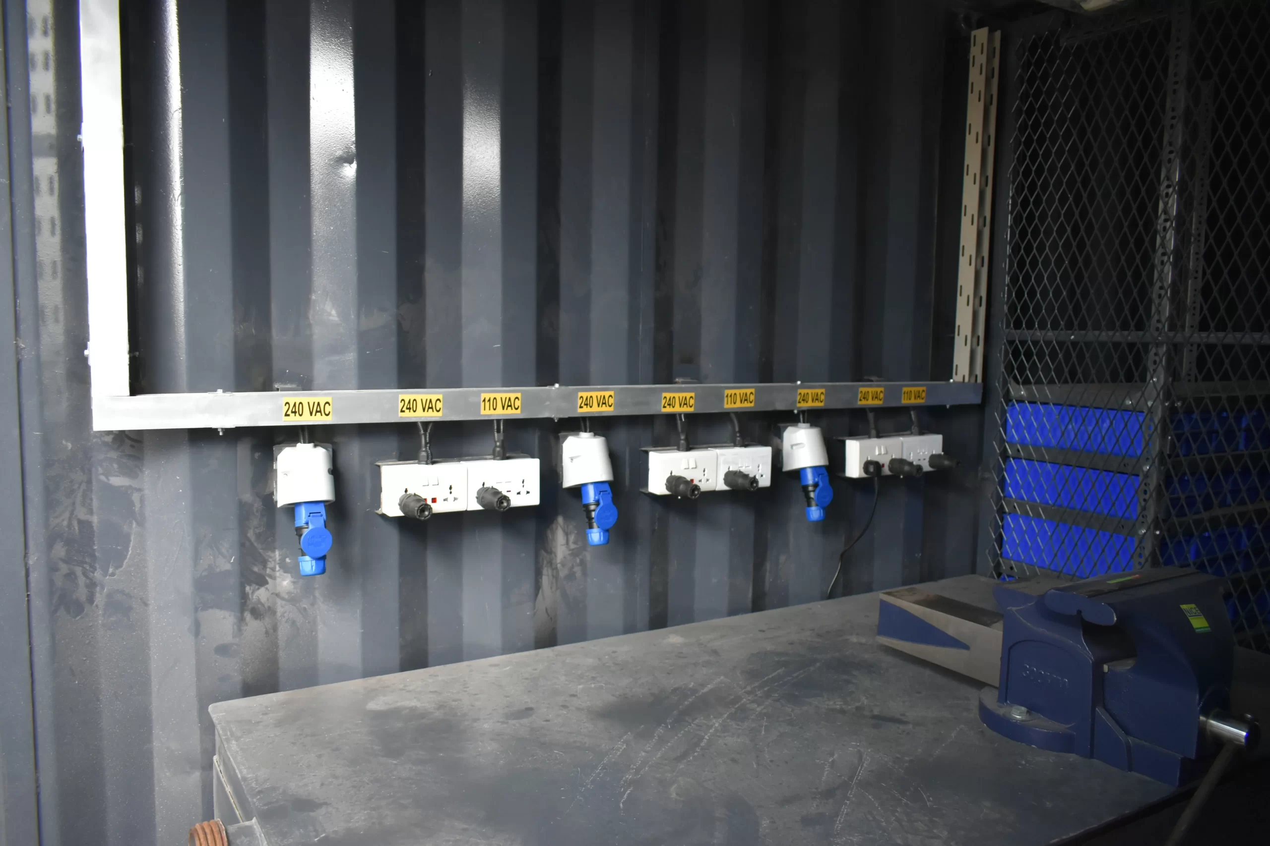 WORKSHOP CONTAINER - 02